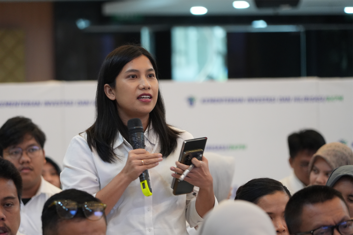 Peserta yang bertanya di sesi tanya jawab.